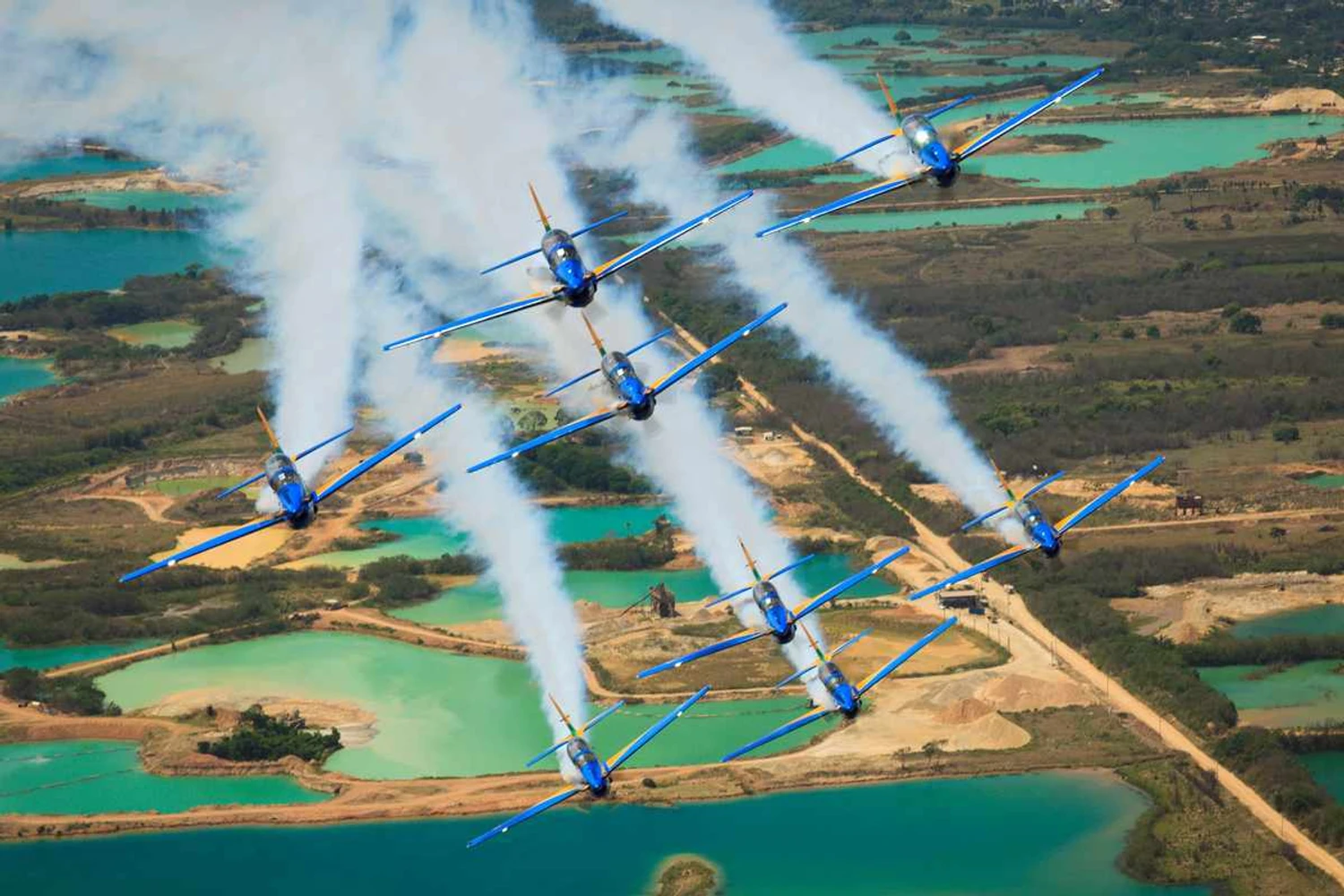 Esquadrilha da Fumaça retoma apresentações nesta sexta-feira