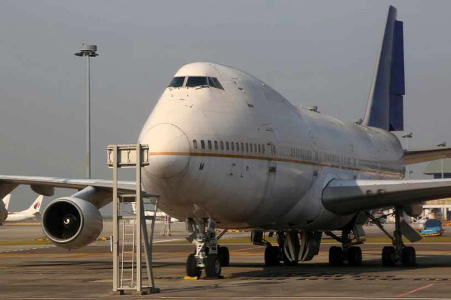 Aeroporto na Malásia ameaça destruir Jumbos abandonados