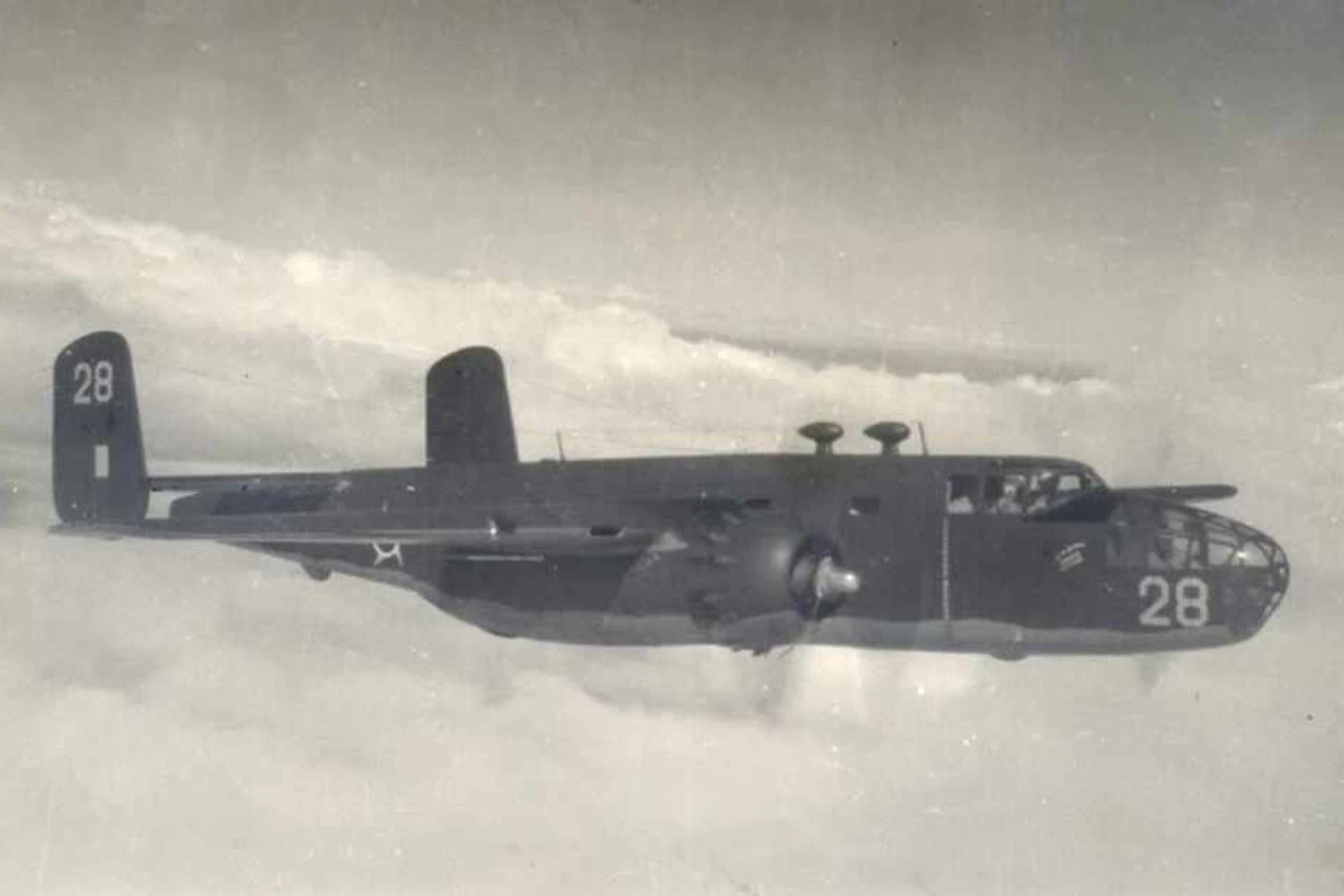 O bombardeiro B-25 foi responsável pelo "batismo de fogo" da FAB; a aeronave atacou o submarino italiano Barbarigo (FAB)
