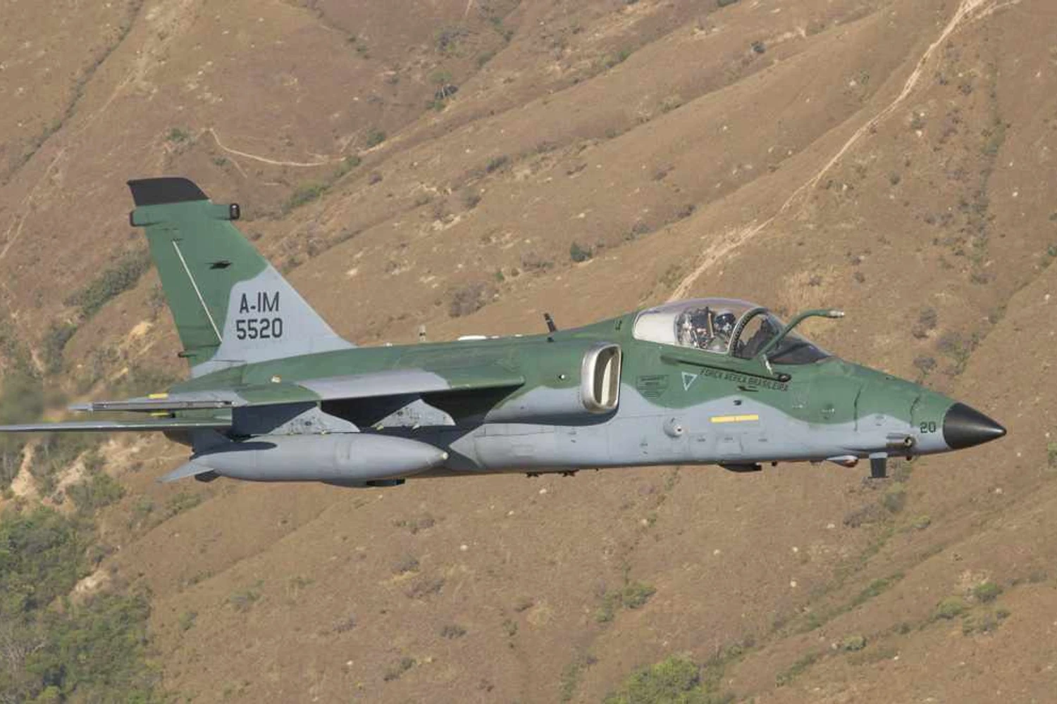 O caça/bombardeiro AMX entrou em operação com a FAB em 1989 (FAB)