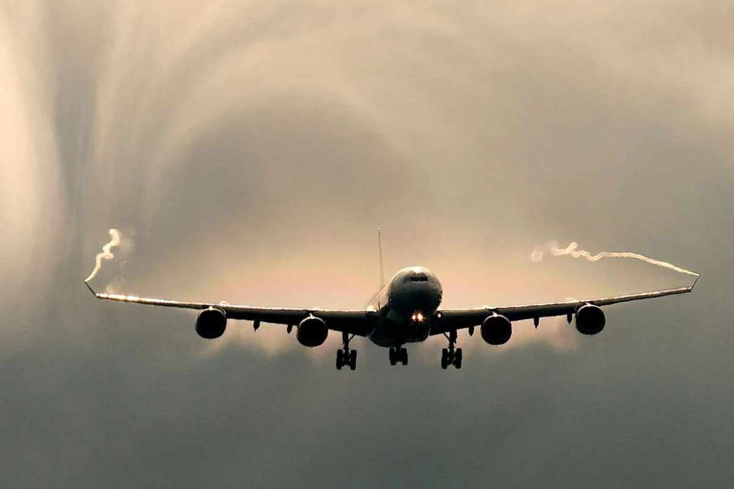 Incidentes com turbulências custam às companhias aéreas cerca de US$ 100 milhões ao ano (wikimedia)