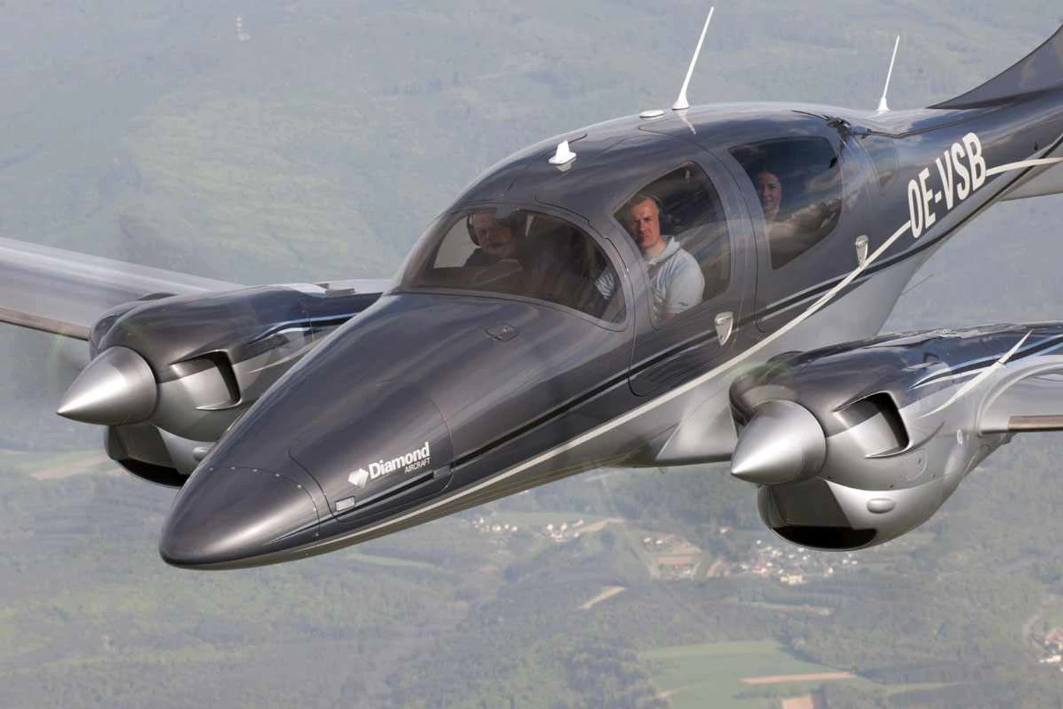 Labace tem avião com motor “flex”