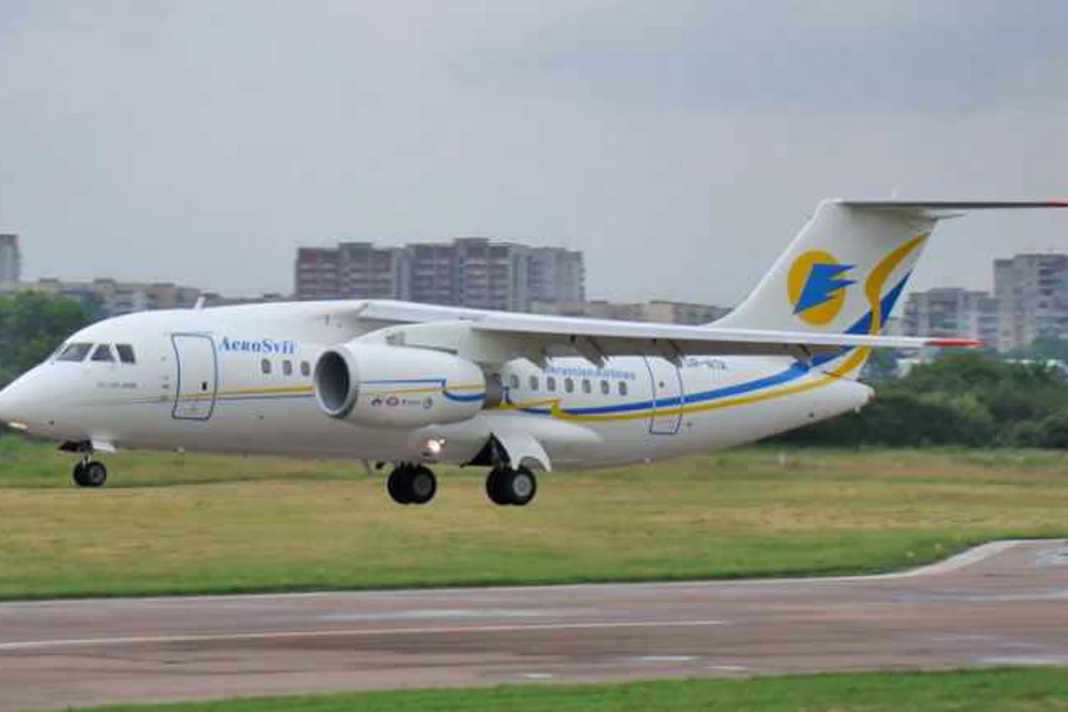 A companhia ucraniana Aerosvit foi o cliente-lançados do AN-148 (Divulgação)