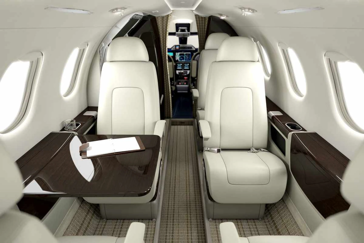 A cabine da aeronave pode ser configurada para transportar até 10 passageiros (Embraer)