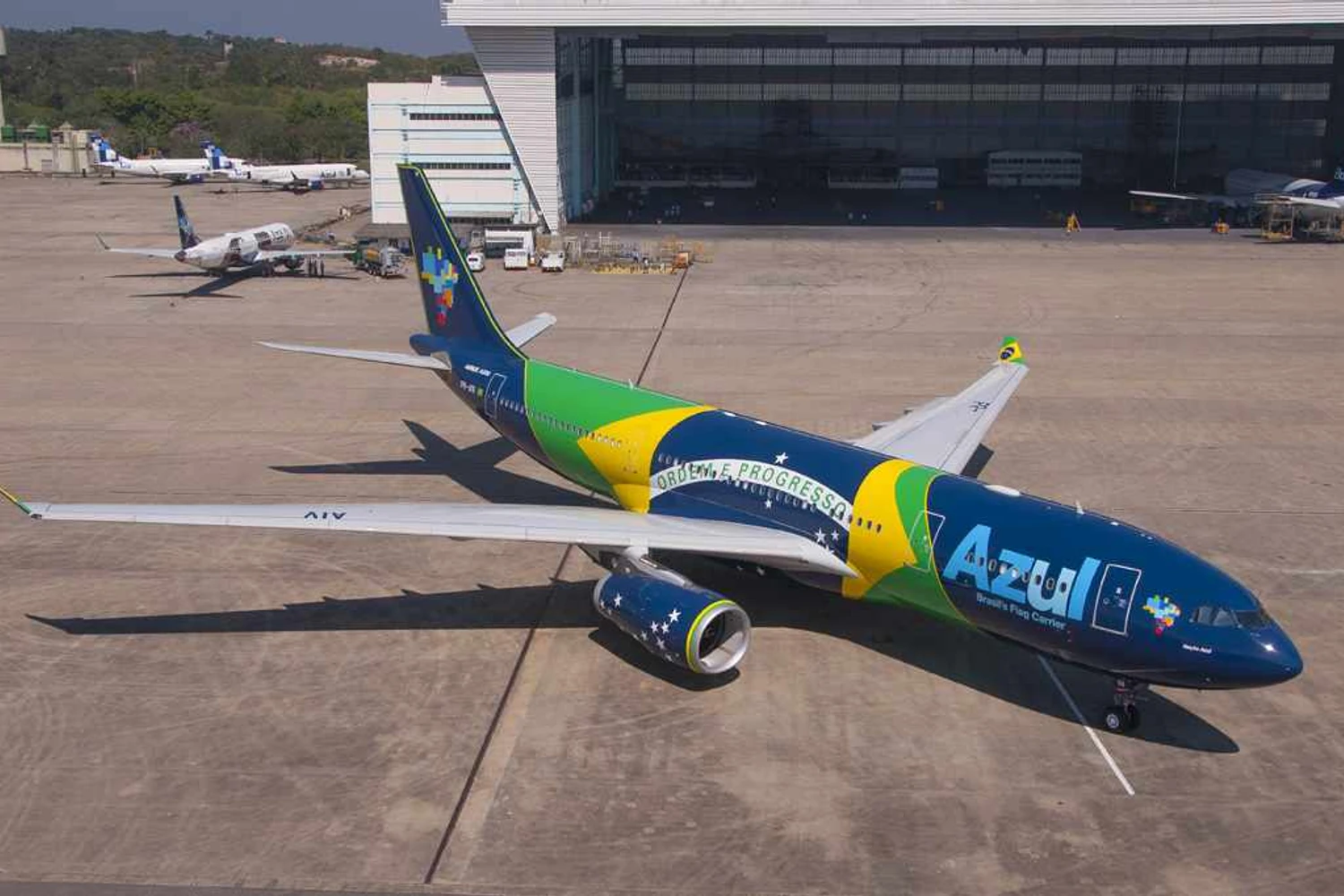 A330 da Azul com a bandeira brasileira