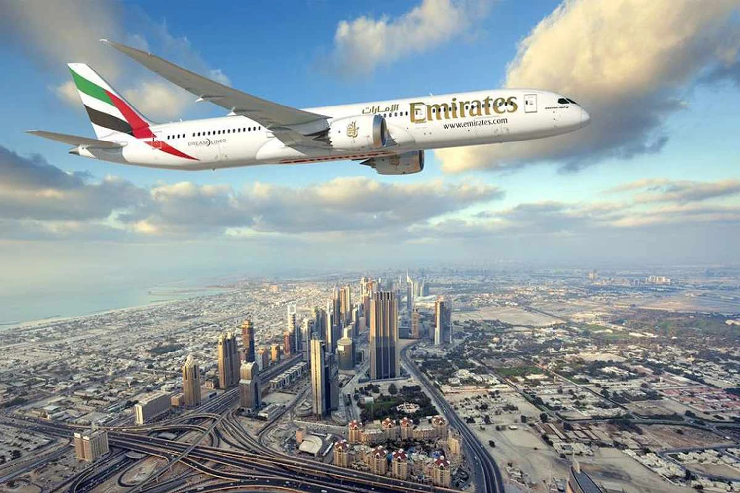 Primeiro 787-10 da Emirates será entregue em 2022 (Emirates)