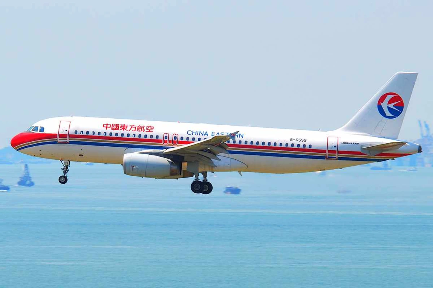 Airbus A320 da China Eastern (Aero-Icarus/Wikimedia)