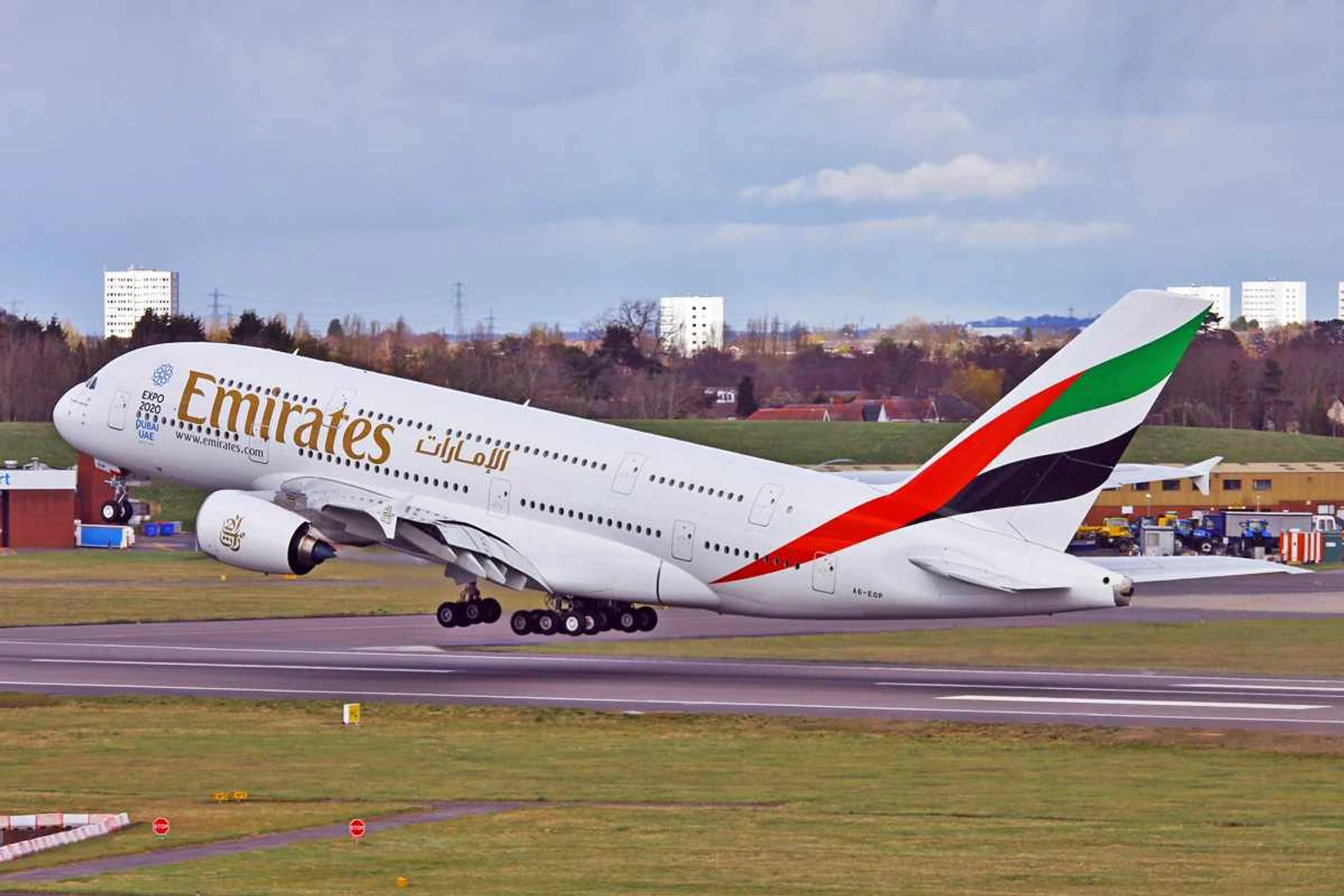 Emirates amplia capacidade de de manutenção de motores com apoio da GE Aerospace