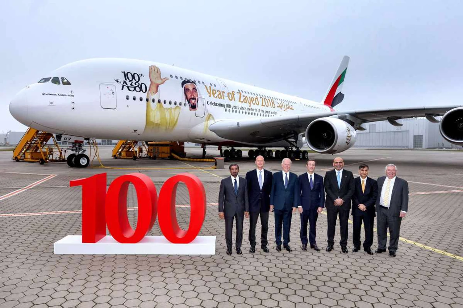 O centésimo A380 é entregue para a Emirates (Divulgação)