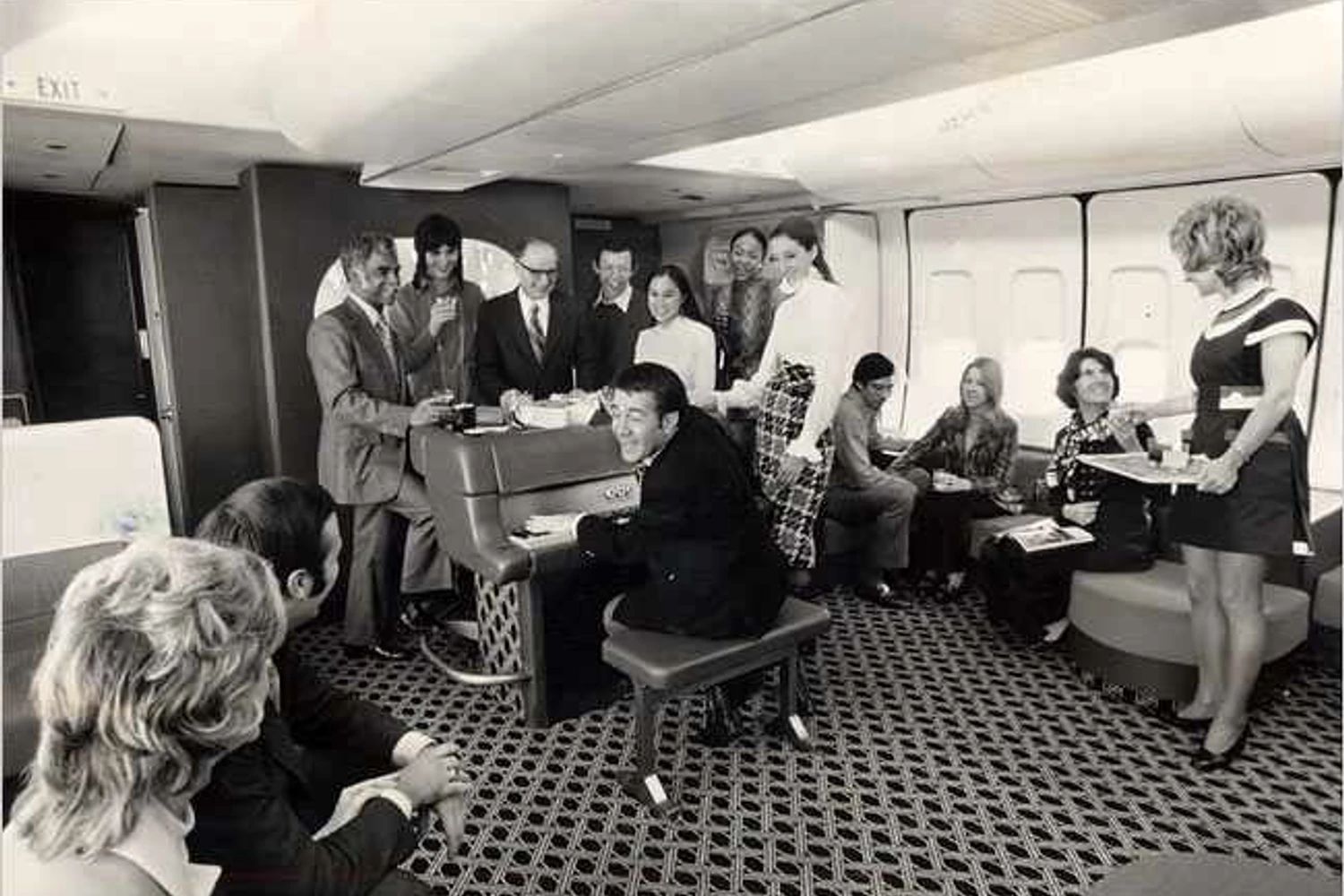 O "piano lounge" do 747 foi um dos maiores símbolos da "era de ouro" da aviação comercial (Divulgação)