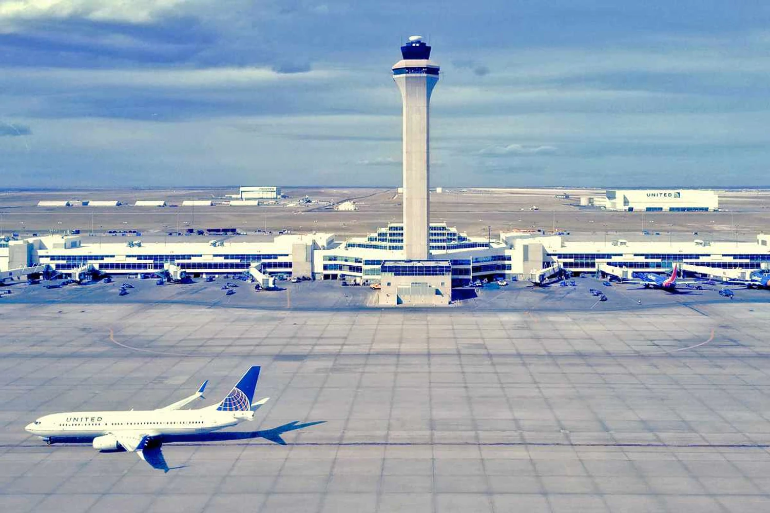 Aeroporto de Denver: hub da United Airlines (Bmurphy380)