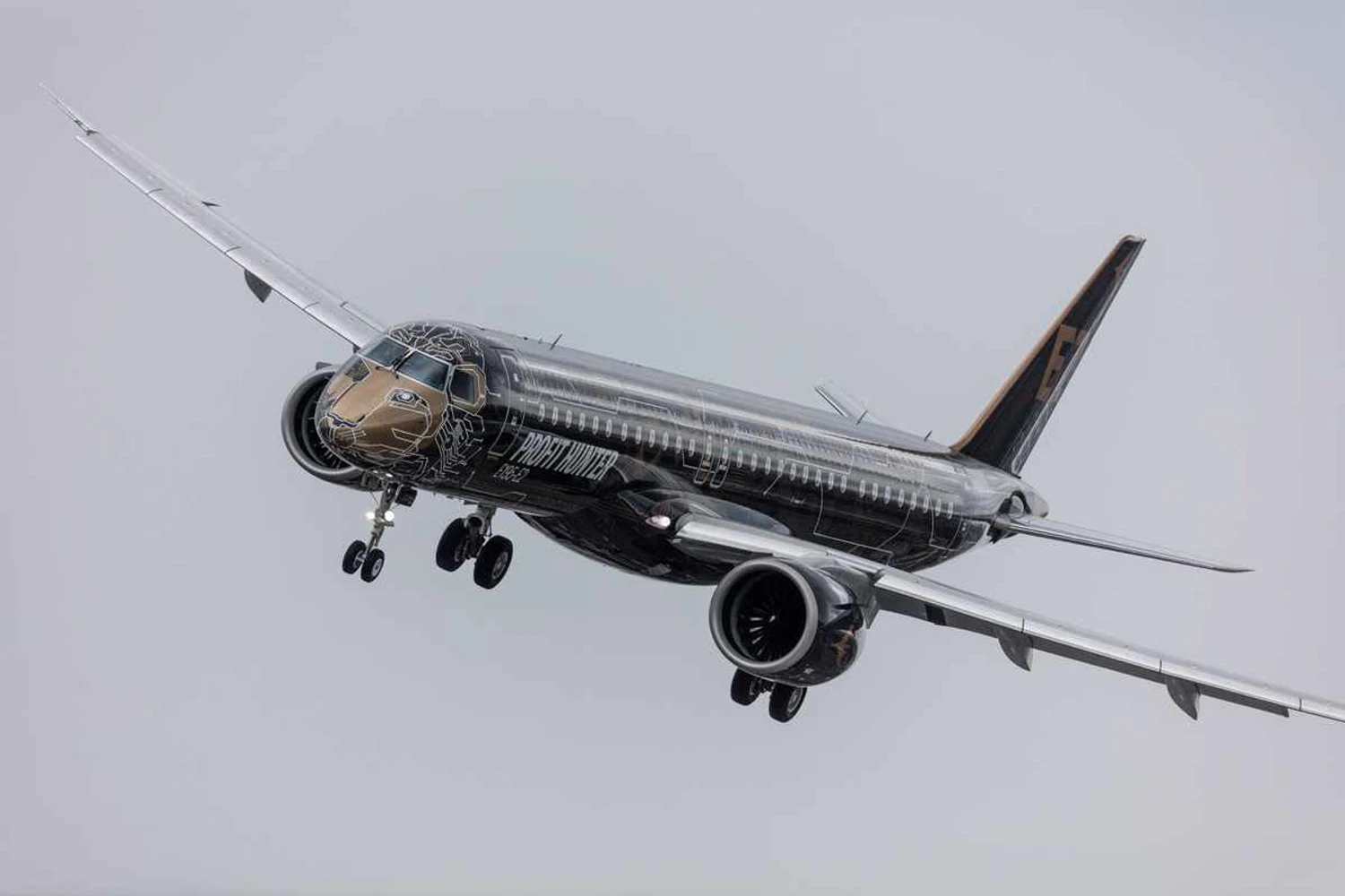 (Embraer)