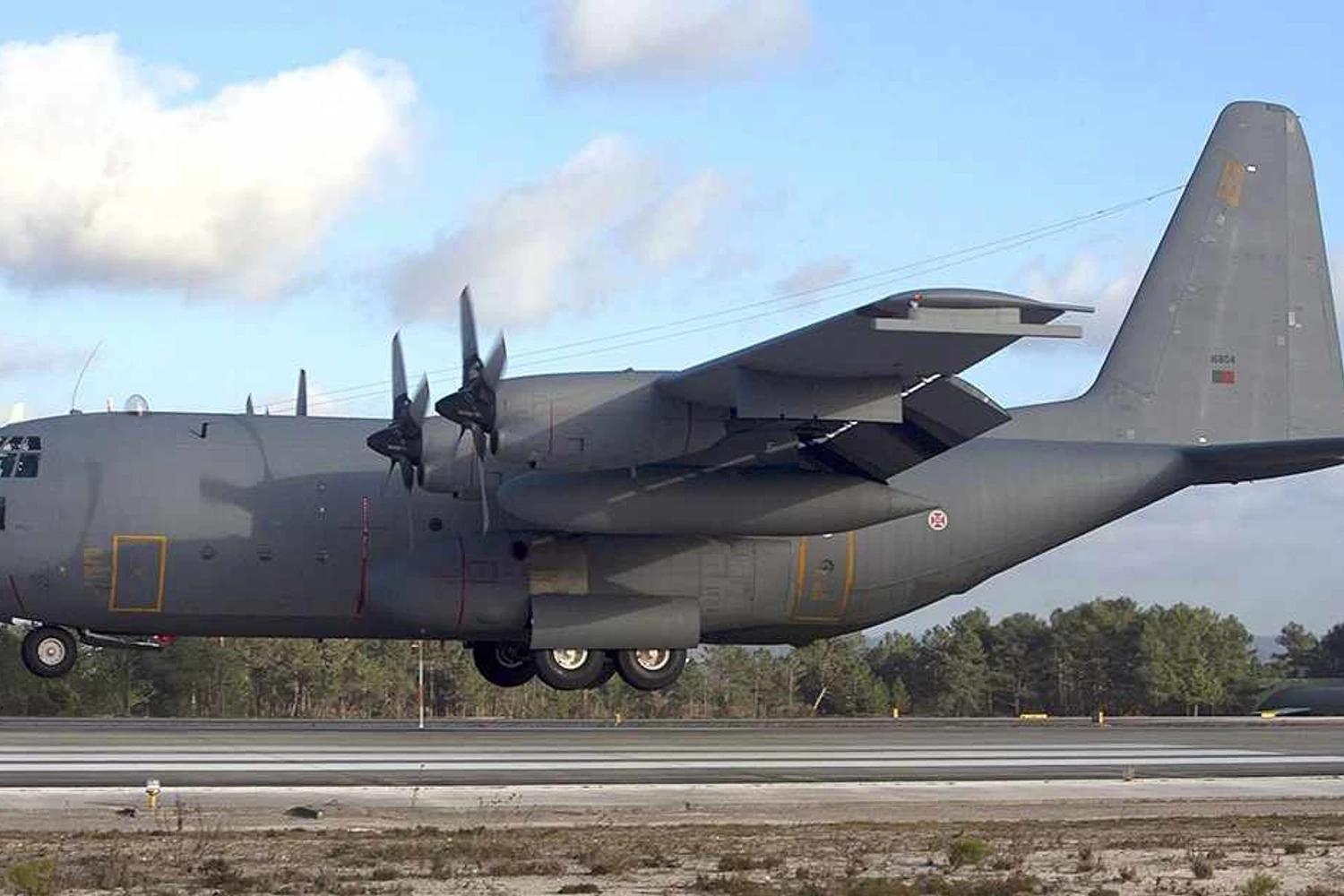 A força aérea de Portugal conta atualmente com quatro C-130 Hercules em serviço (Pedro Aragão)