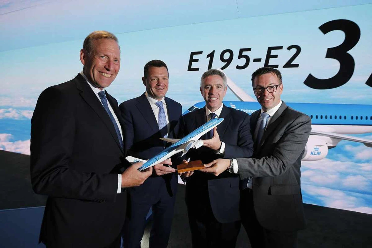 A parceira KLM escolheu o rival do A220, o brasileiro E195-E2, para modernizar sua frota regional (Embraer)