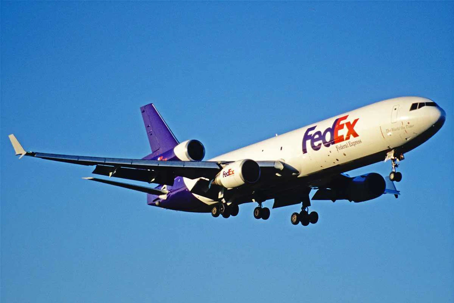 UPS e FedEx aterram cargueiros MD-11 após acidente nos EUA que deixou 14 mortos