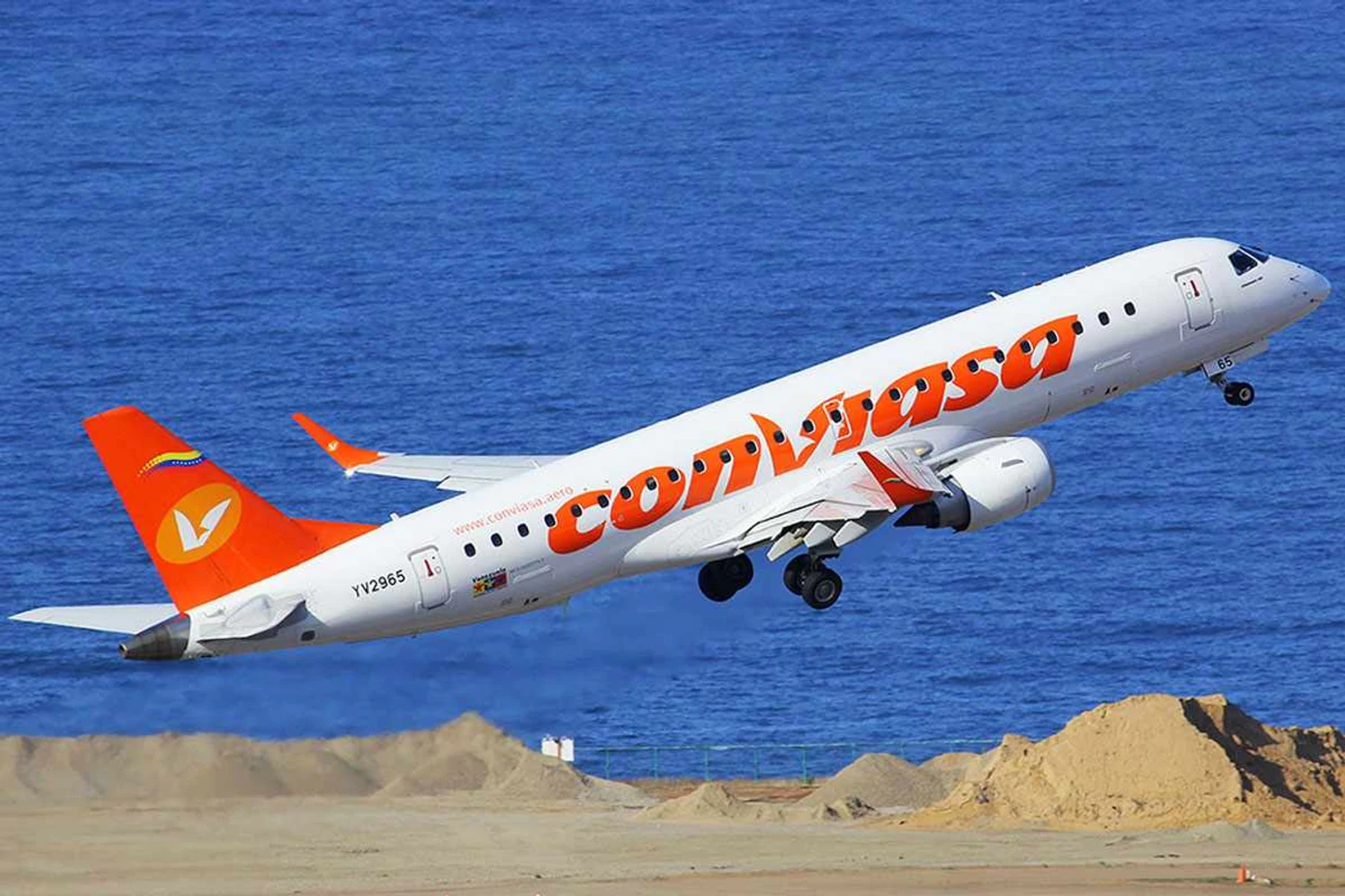 A Conviasa tem uma frota 16 E190 comprados novos da Embraer no início da década (Orlando Suárez)