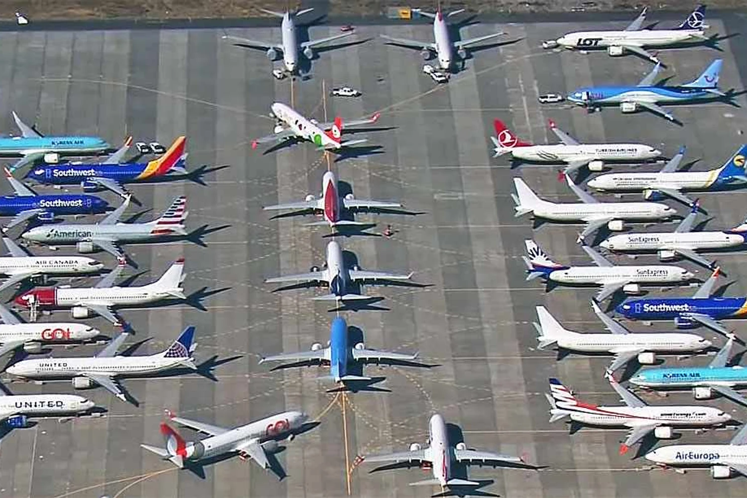 Boeing 737 MAX grounded at Moses Lake Airport in Washington State (Youtube)