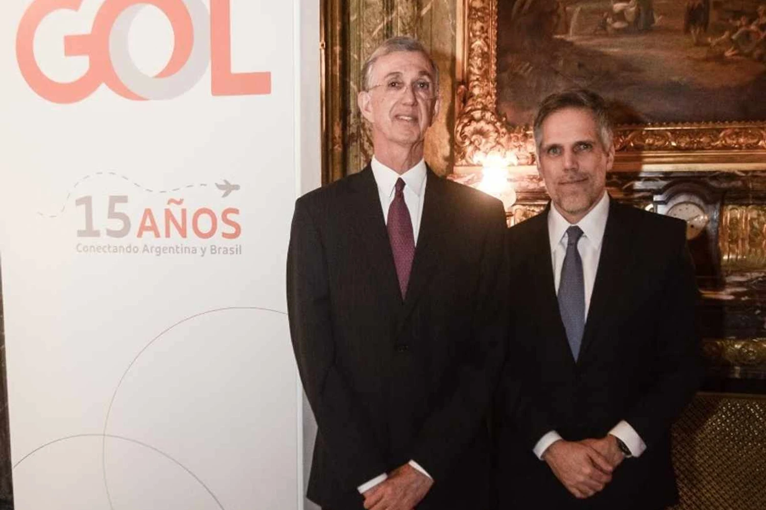 Na Embaixada do Brasil em Buenos Aires, Sérgio França Danese (à esq.), embaixador, com Paulo Kakinoff, presidente da GOL, no evento que celebrou os 15 anos de atividades da Companhia na Argentina (Gol)