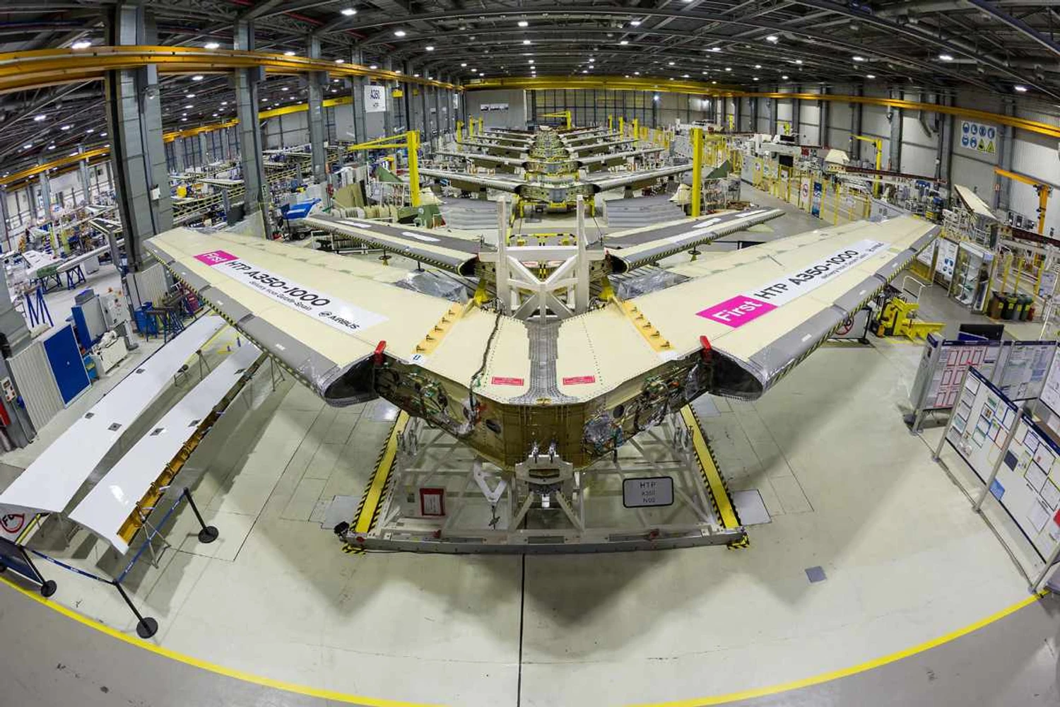 (Airbus)