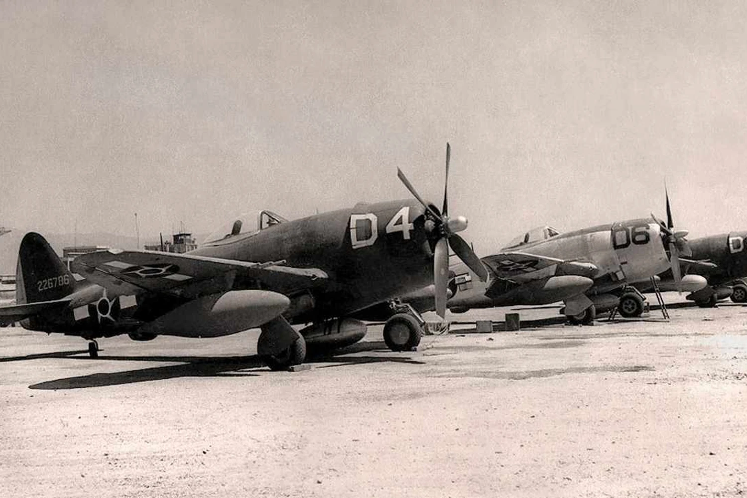 A FAB operou um total de 94 caças P-47, dos quais 62 aparelhos participaram da guerra na Europa (FAB)