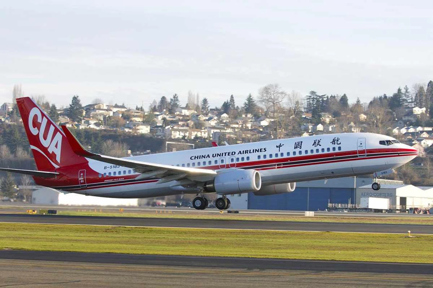 China Eastern Airlines (por meio de sua subsidiária China United Airlines) recebeu os dois últimos 737NG em janeiro (Boeing Dreamscape)