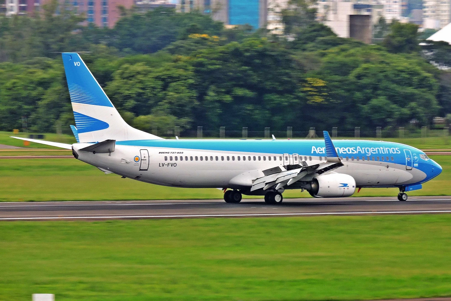 A Aerolíneas voa para São Paulo com o 737-800 (Rafael Luiz Canossa/CC)