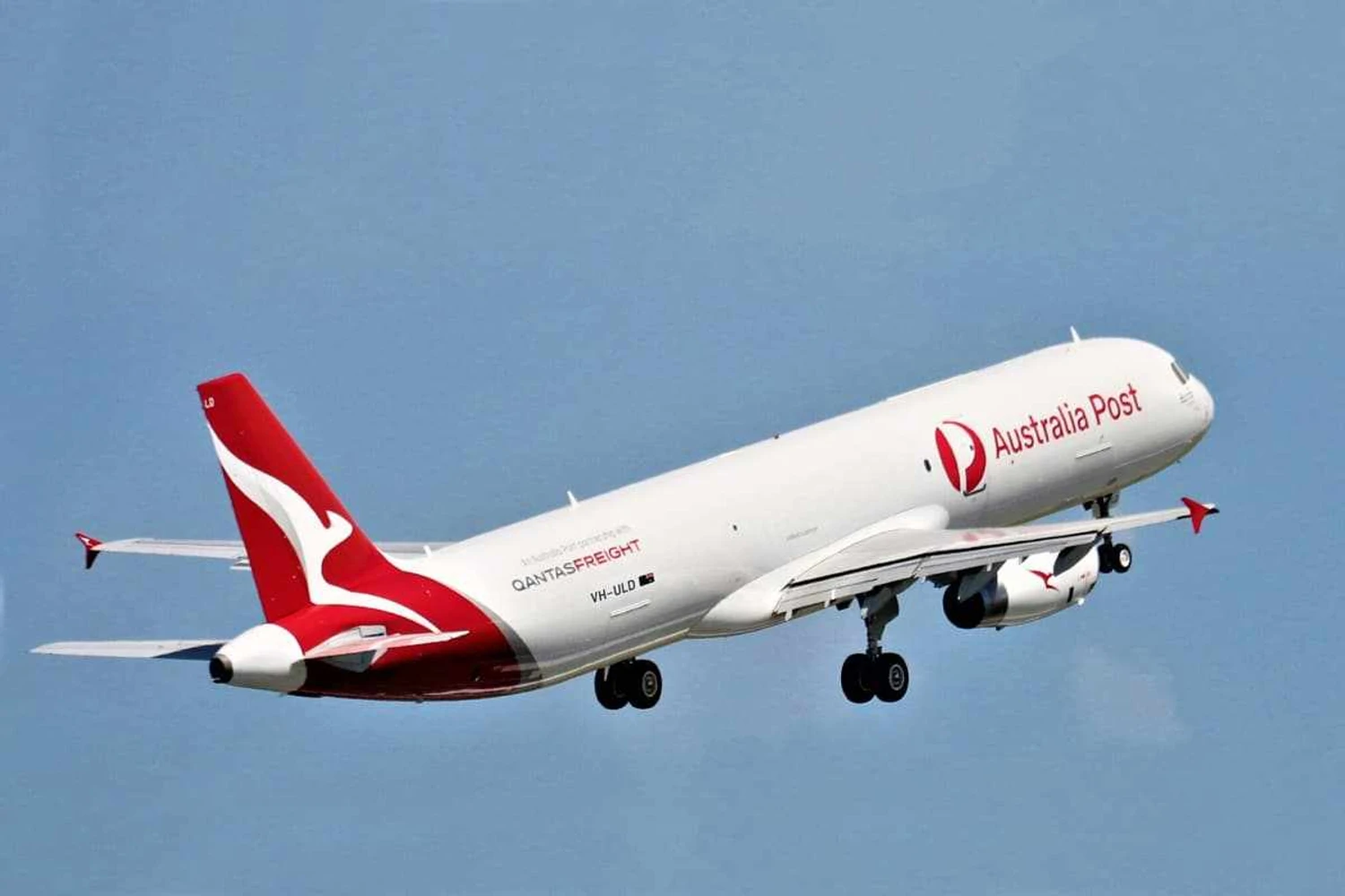Airbus A321P2F - Qantas