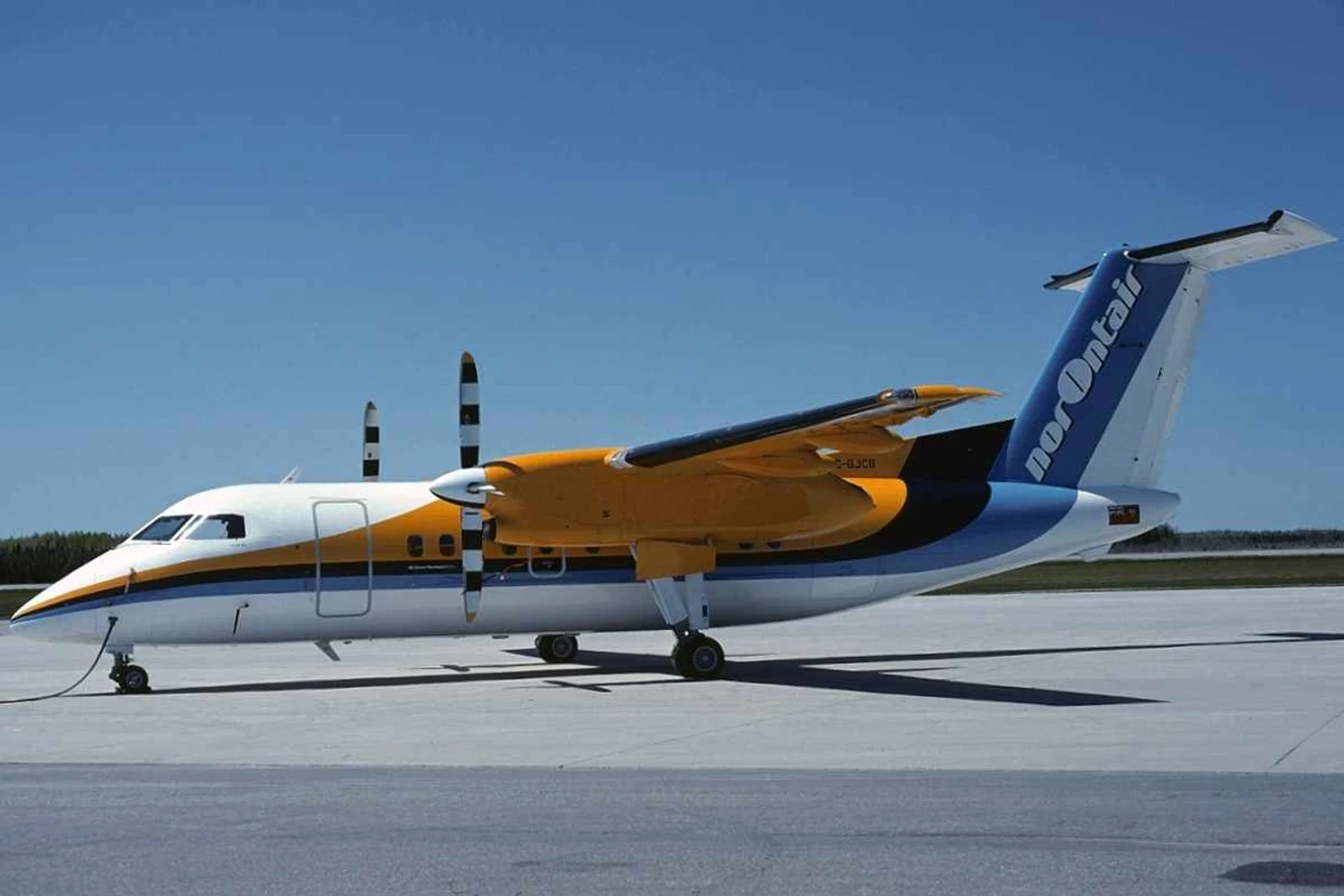 O primeiro De Havilland Canada Dash 8-100 foi entregue em 1984 a extinta NorOntair, do Canadá (Alain Rioux)