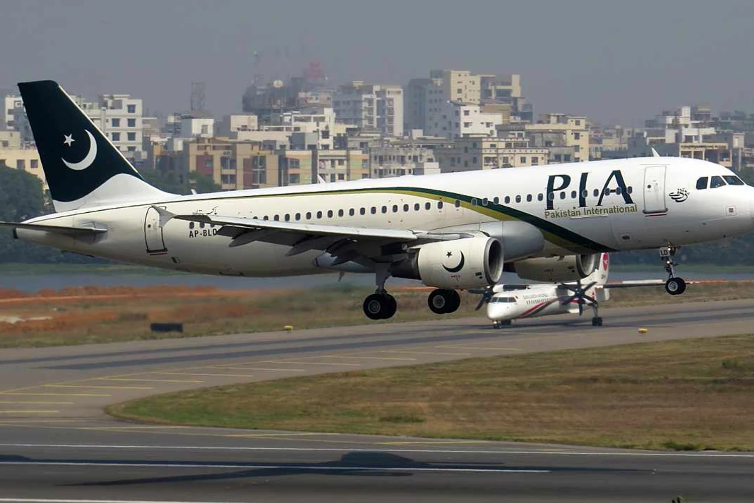 Airbus A320 - PIA