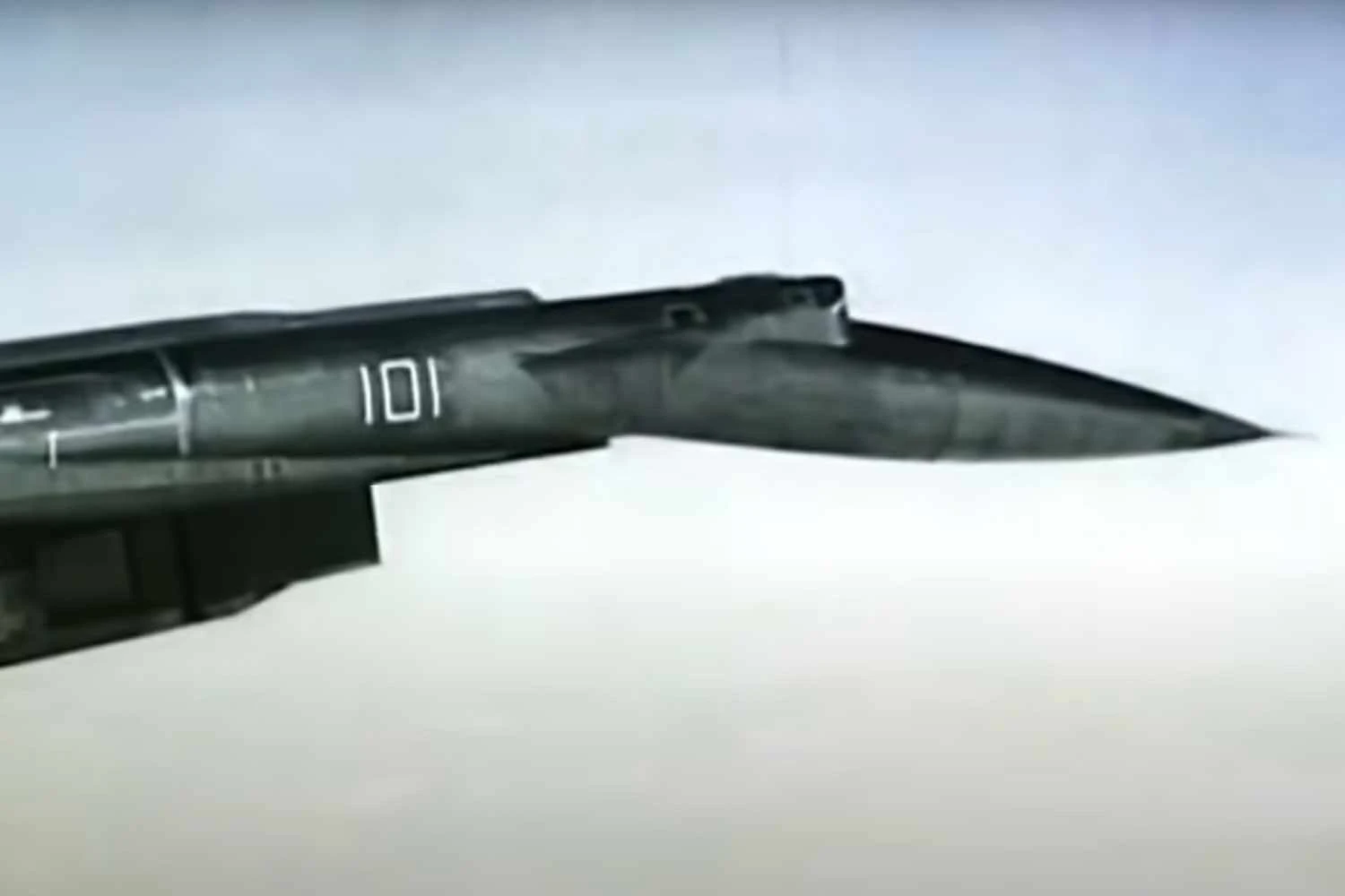 sukhoi-t4-flying-2
