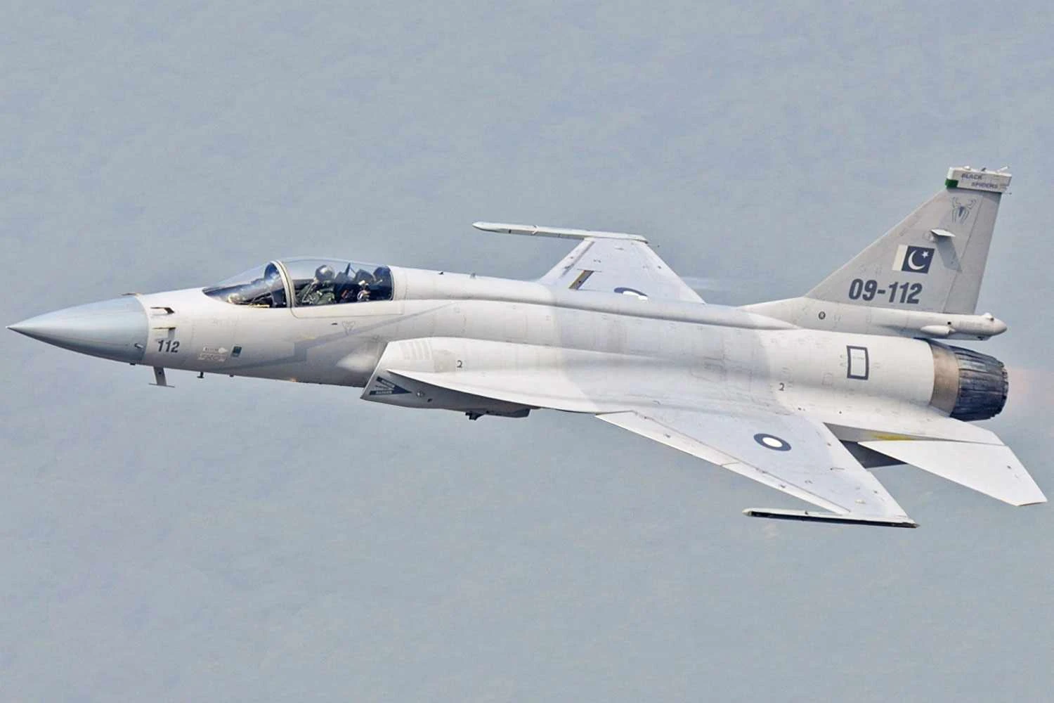 Um caça JF-17 do Paquisão, maior operador do jato (Shimin Gu)