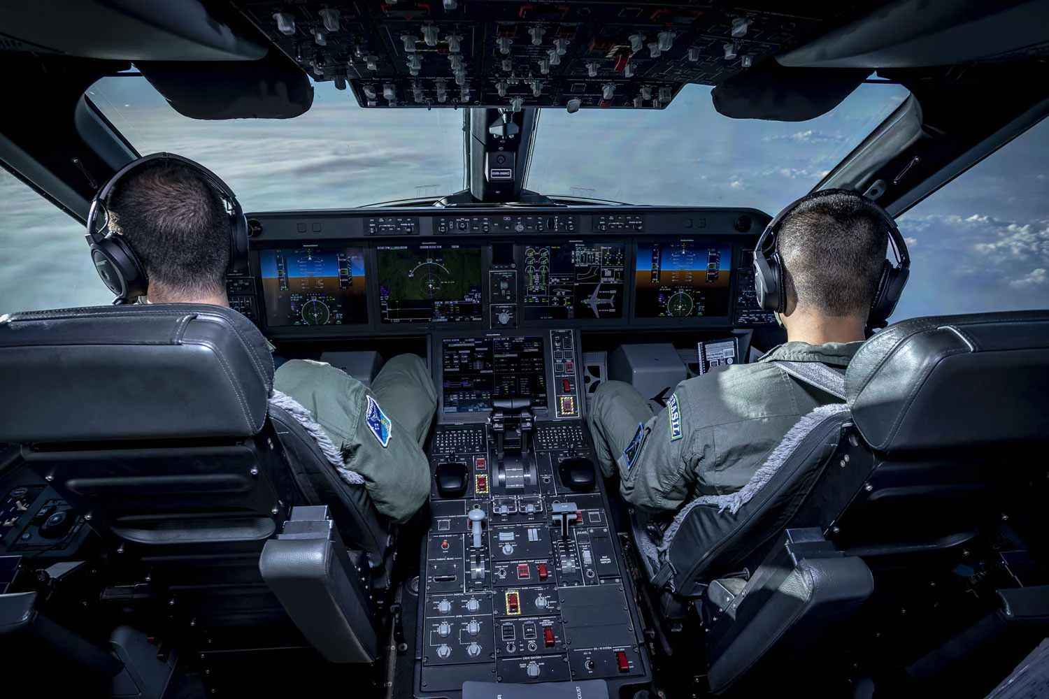 Cockpit do KC-390 Millenium (FAB)