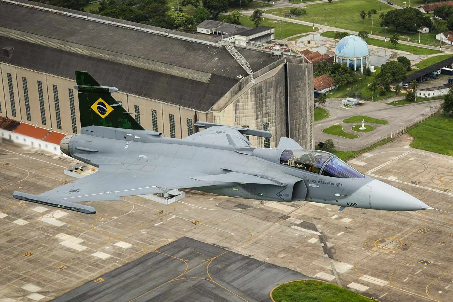 FAB tem um pedido de 40 aeronaves: quatro caças já estão no Brasil (FAB)
