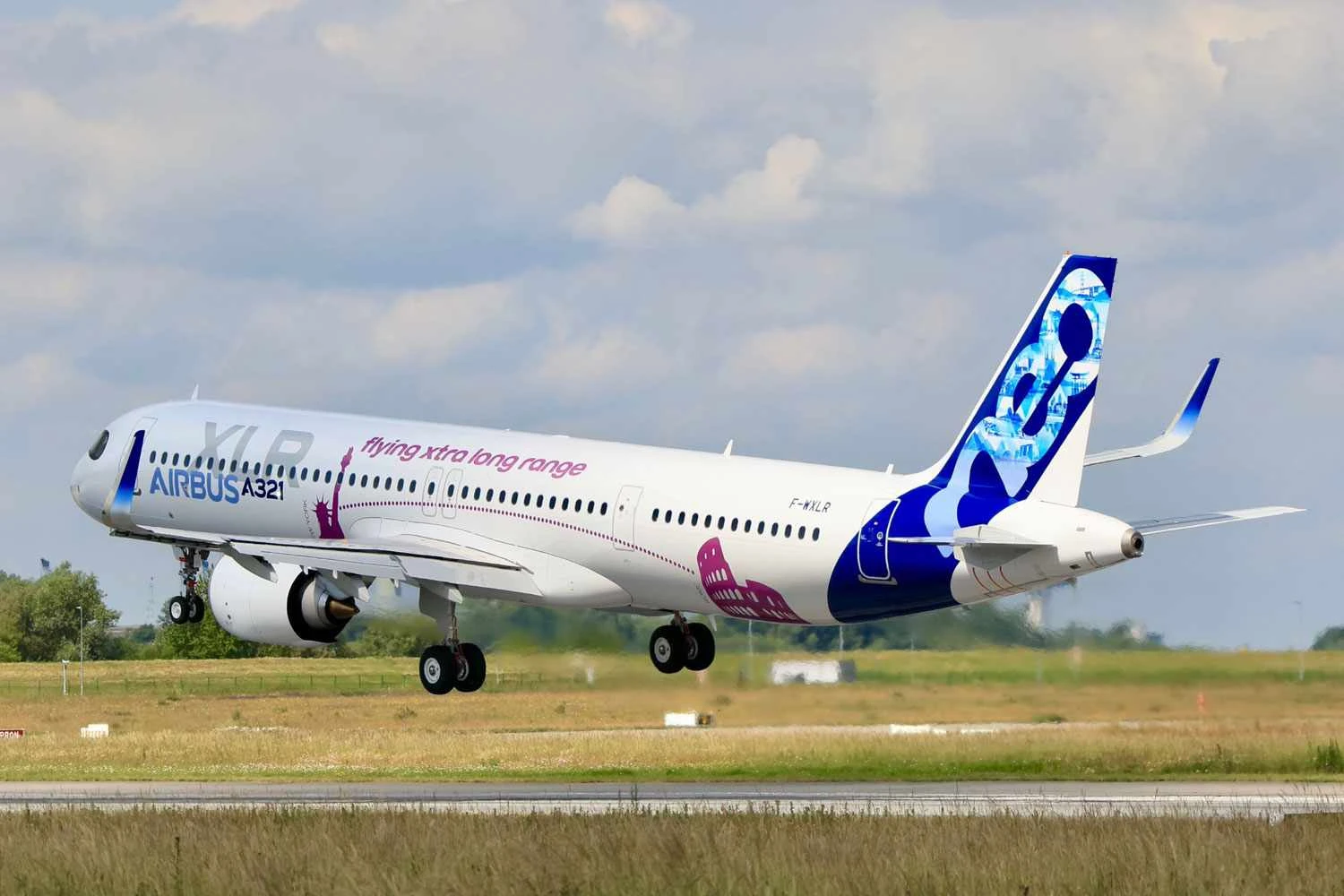 O primeiro A321XLR decola em Hamburgo (Airbus)