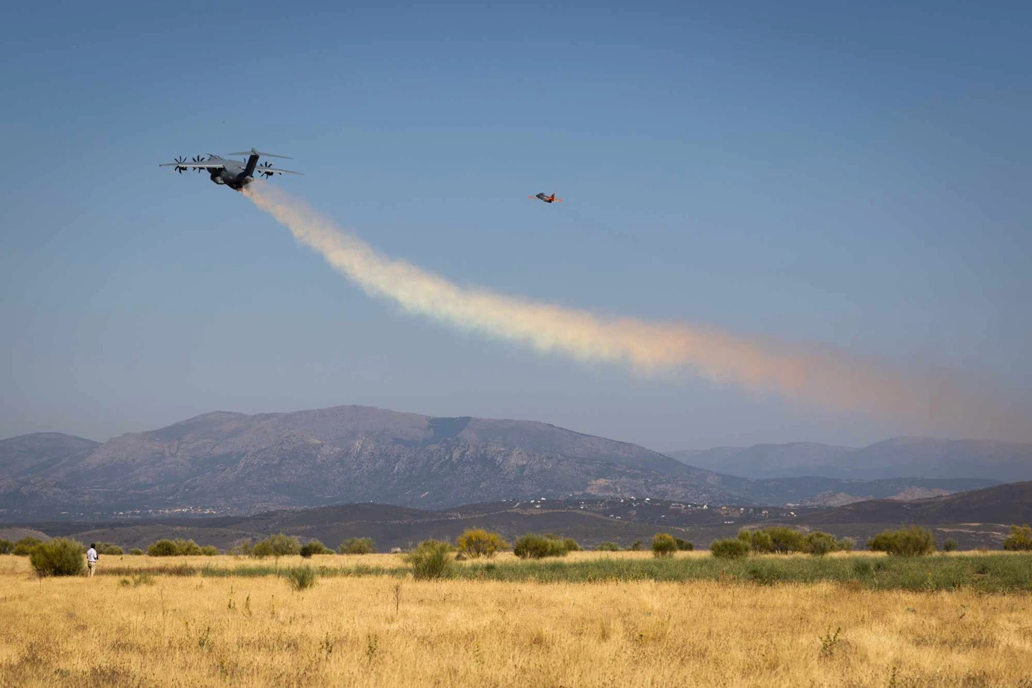 A400M é capaz de descarregar água com velocidade e altura reduzidas