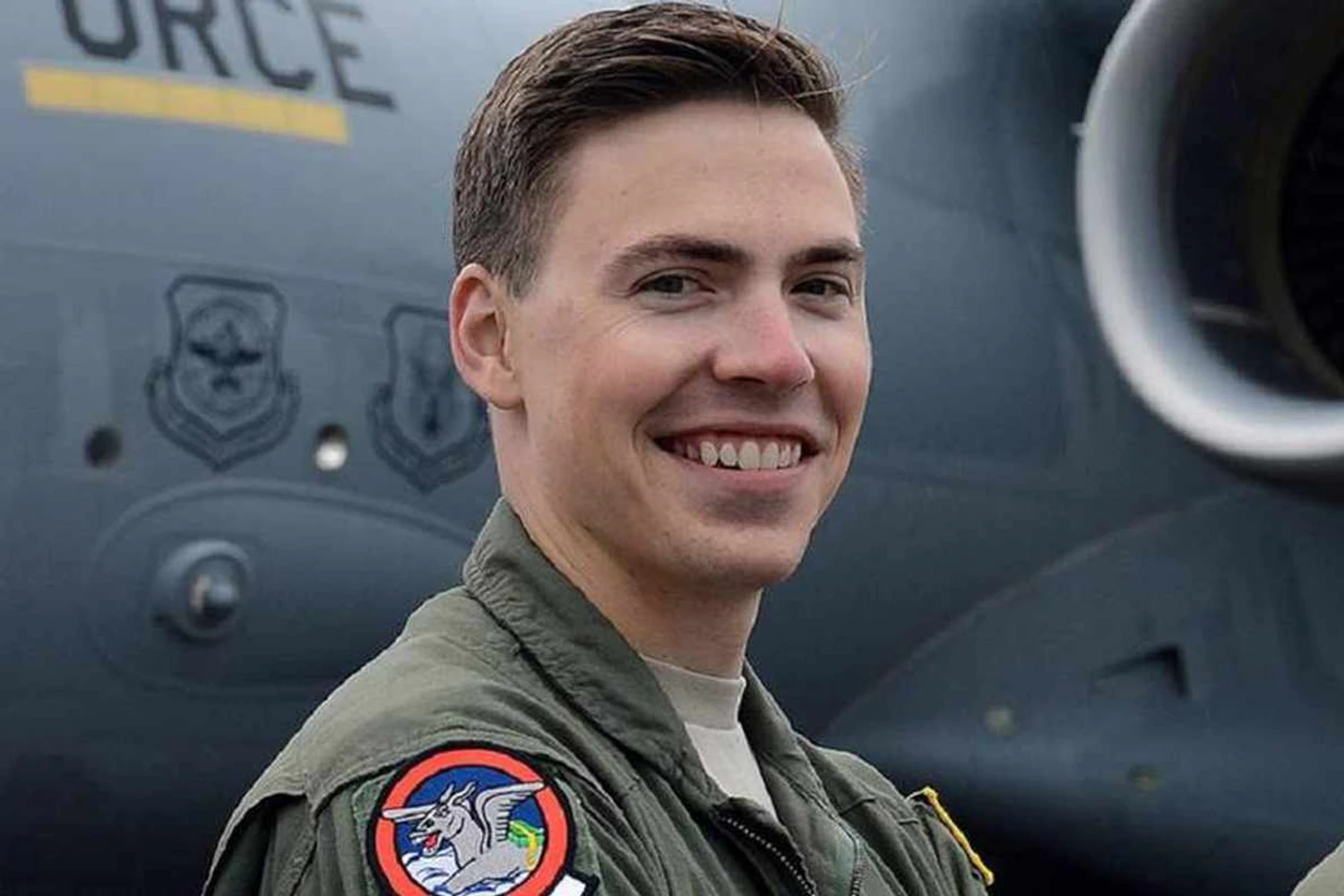 O primeiro tenente David Schmitz, piloto de F-16 que servia na base aérea de Shaw, no estado da Carolina do Sul, morreu em 30 de junho de 2020 (USAF)