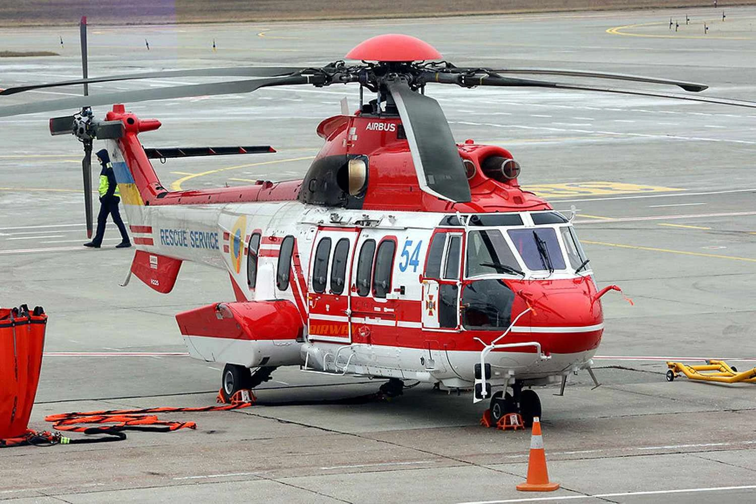 Helicóptero H225 Super Puma do governo ucraniano cai em Kiev