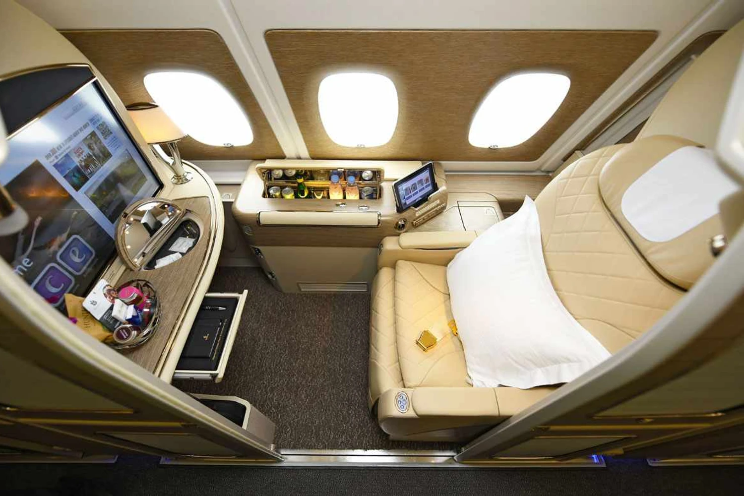 Primeira Classe do A380: Emirates vai atualizar as cabines de 120 aeronaves até 2025 (Divulgação)