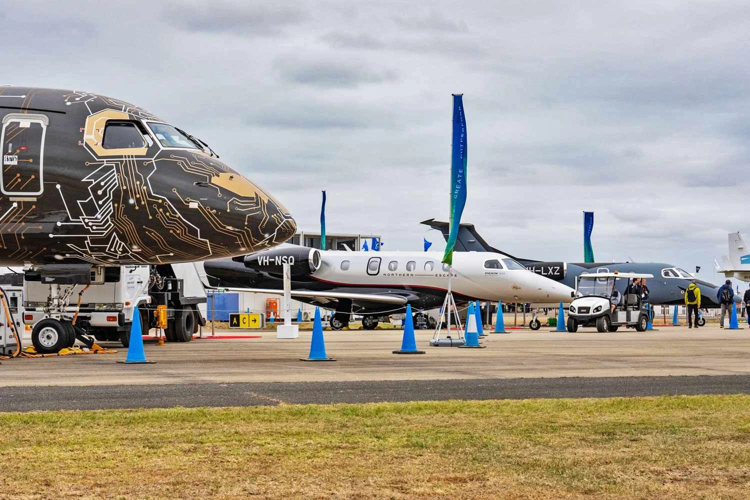 Embraer mira entregar de 65 a 70 jatos comerciais em 2023
