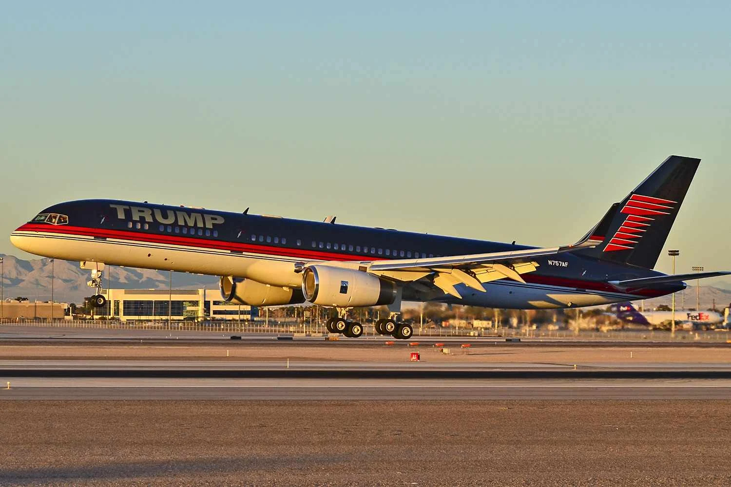 Boeing 757 "Trump Force One" (Tomáz Del Coro)