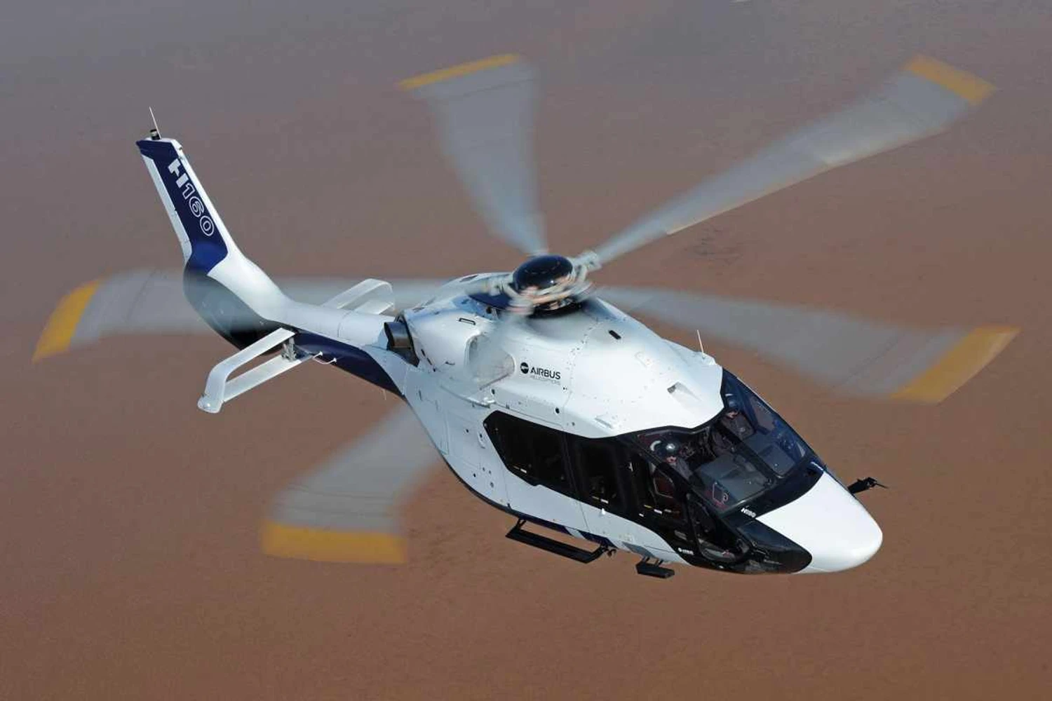 Comitiva de Macron conquista venda de 50 helicópteros Airbus na China