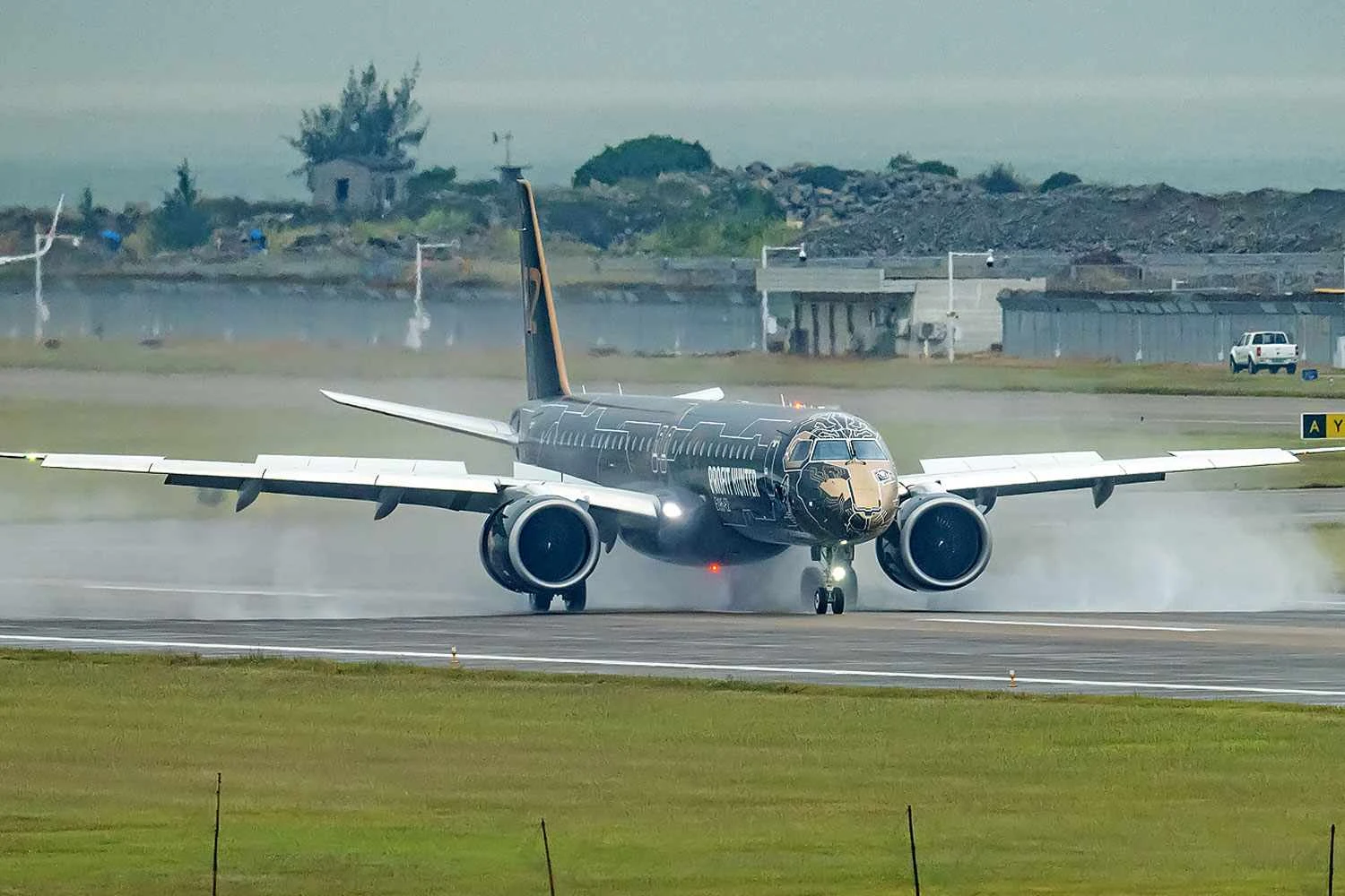 E195-E2 (Embraer)