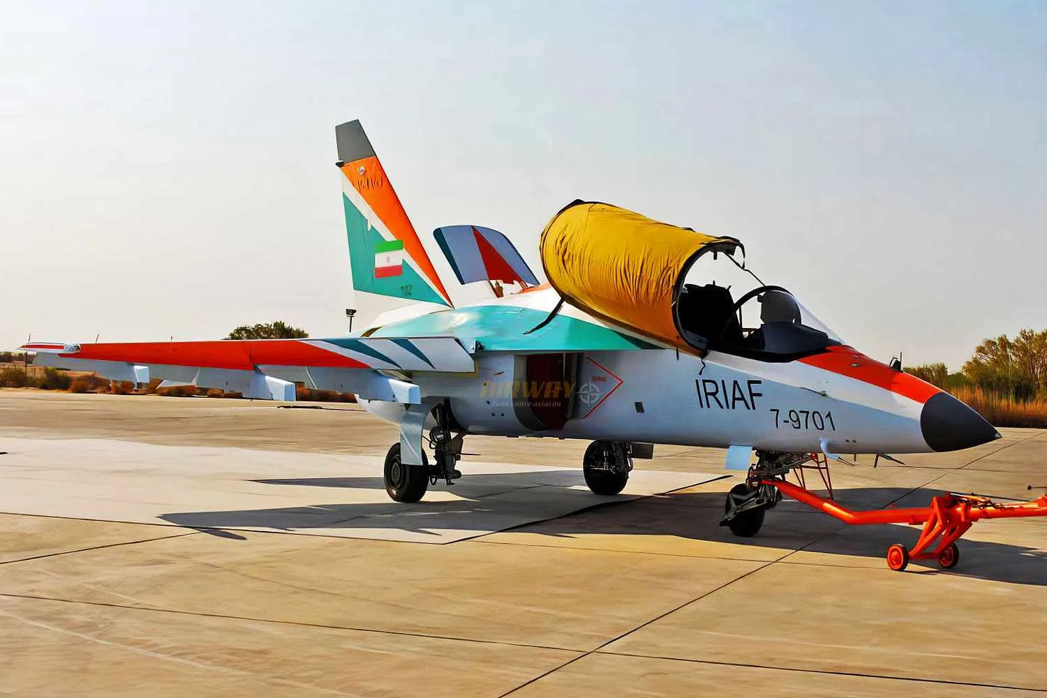 Força Aérea do Irã recebe primeiros jatos de treinamento Yak-130