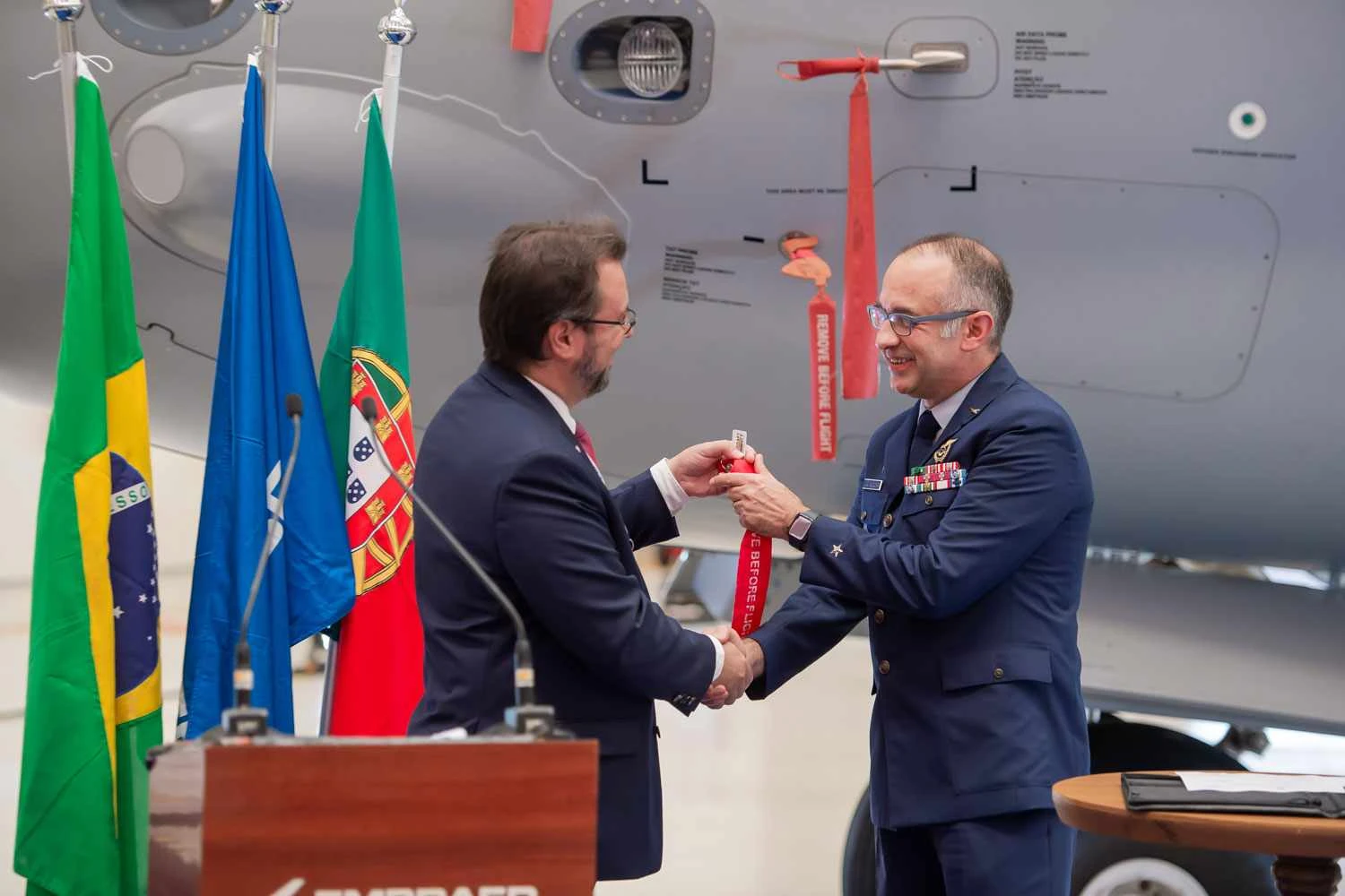 Cerimônia de entrega do primeiro KC-390 de Portugal em Gaviao Peixoto, Brasil