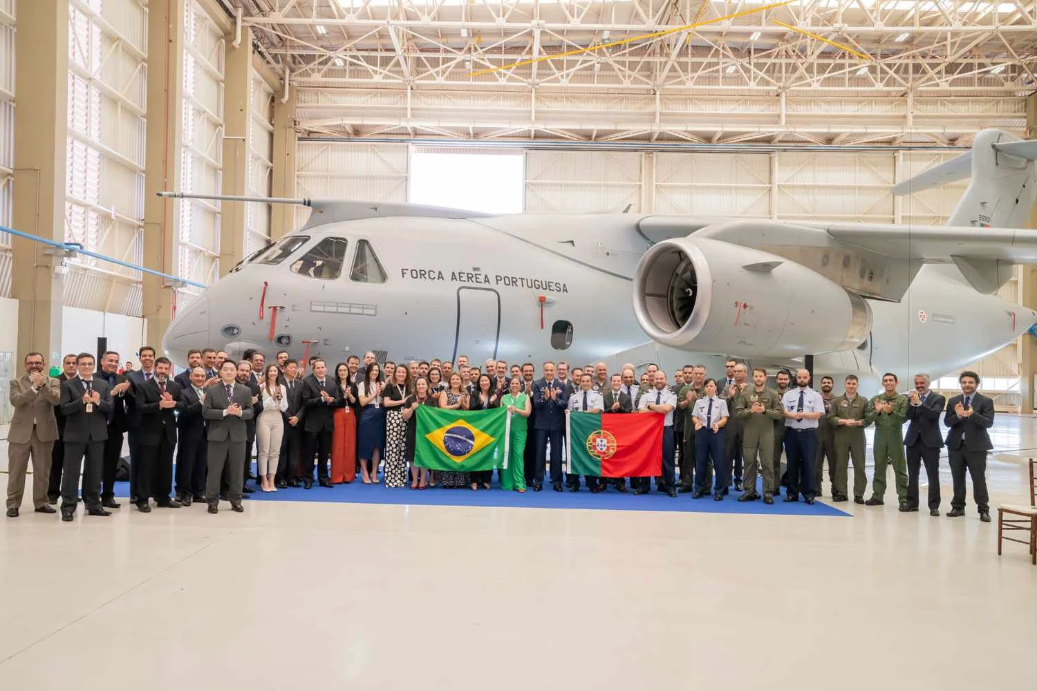 Cerimônia de entrega do primeiro KC-390 de Portugal em Gaviao Peixoto, Brasil