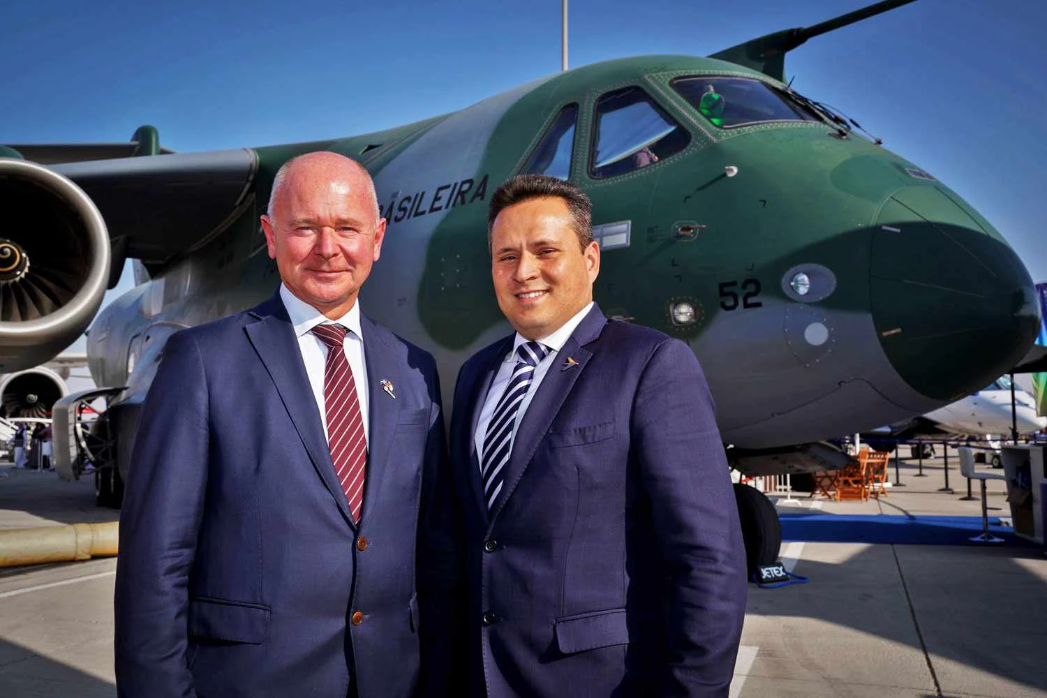 Micael Johansson, Presidente e CEO da Saab, e Bosco da Costa Junior, Presidente e CEO da Embraer Defesa & Segurança (Embraer)