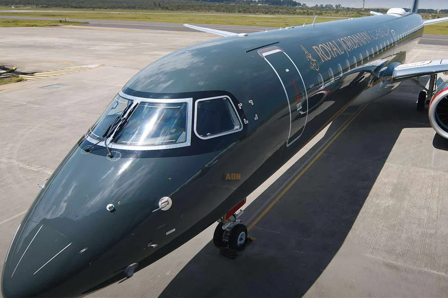 Embraer revela o primeiro E195-E2 da Royal Jordanian