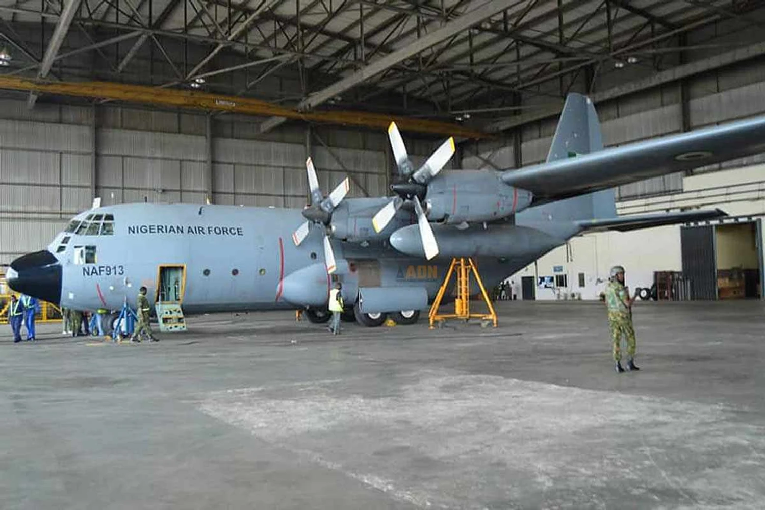 Um dos C-130 da Nigéria (NAF)