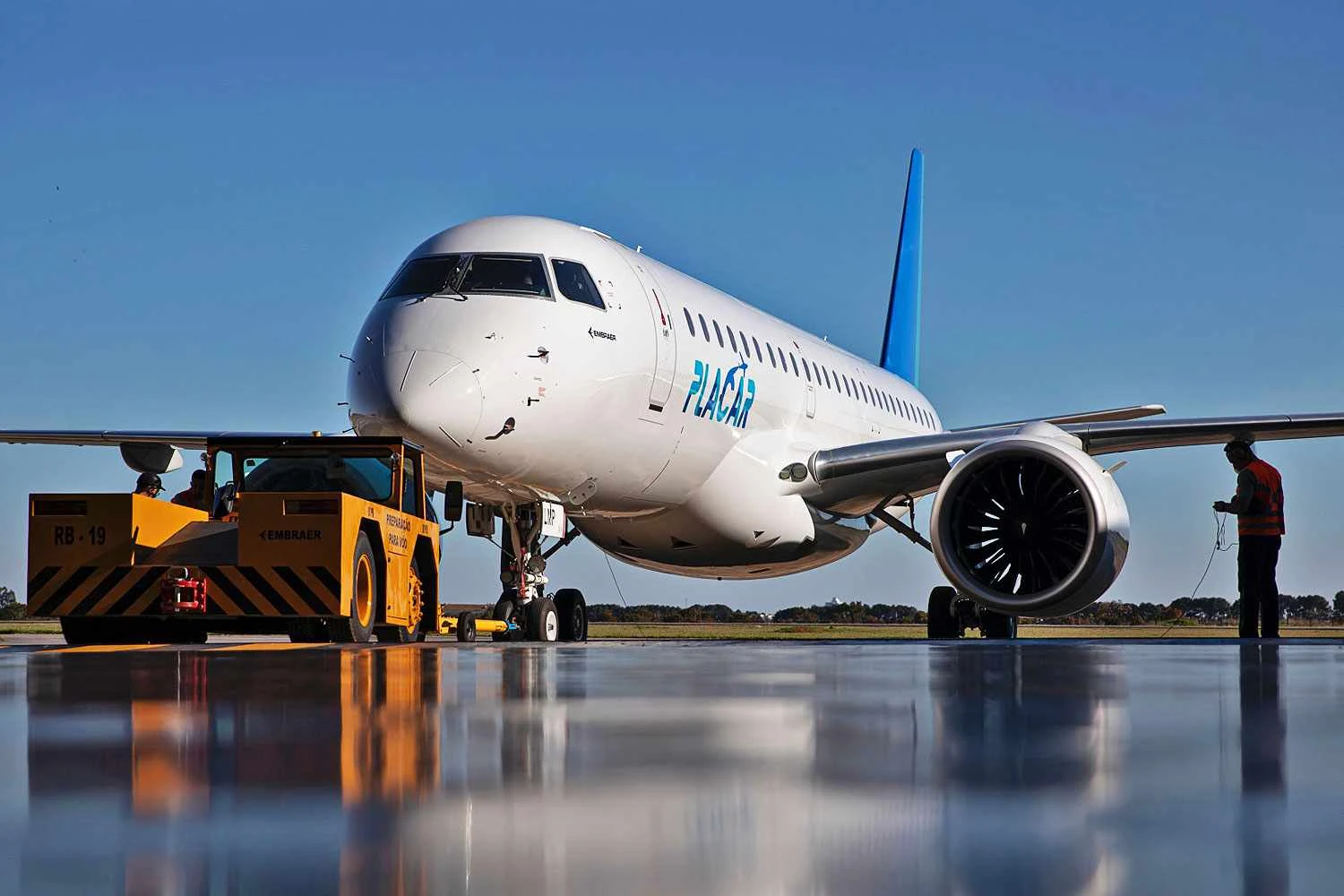 "Ex-avião azarado" da Embraer, E190-E2 volta ao Brasil para ser entregue à presidente do Palmeiras