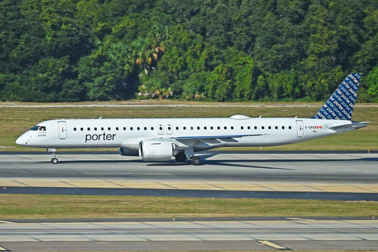 Jato Embraer E195-E2 canadense tem voo cancelado após criança se recusar a usar cinto de segurança